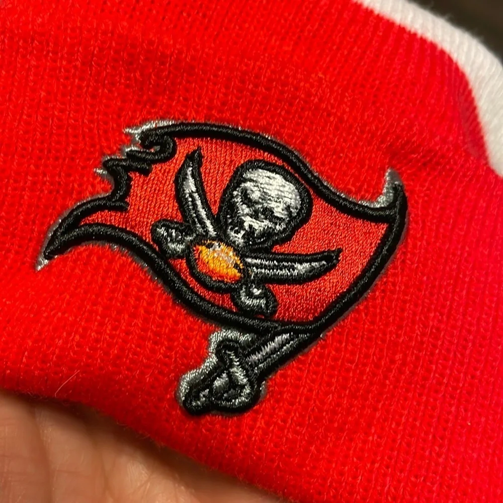 NFL Team Apparel Tampa Bay Buccaneers Knit Beanie Hat with Pom Pom Striped OS